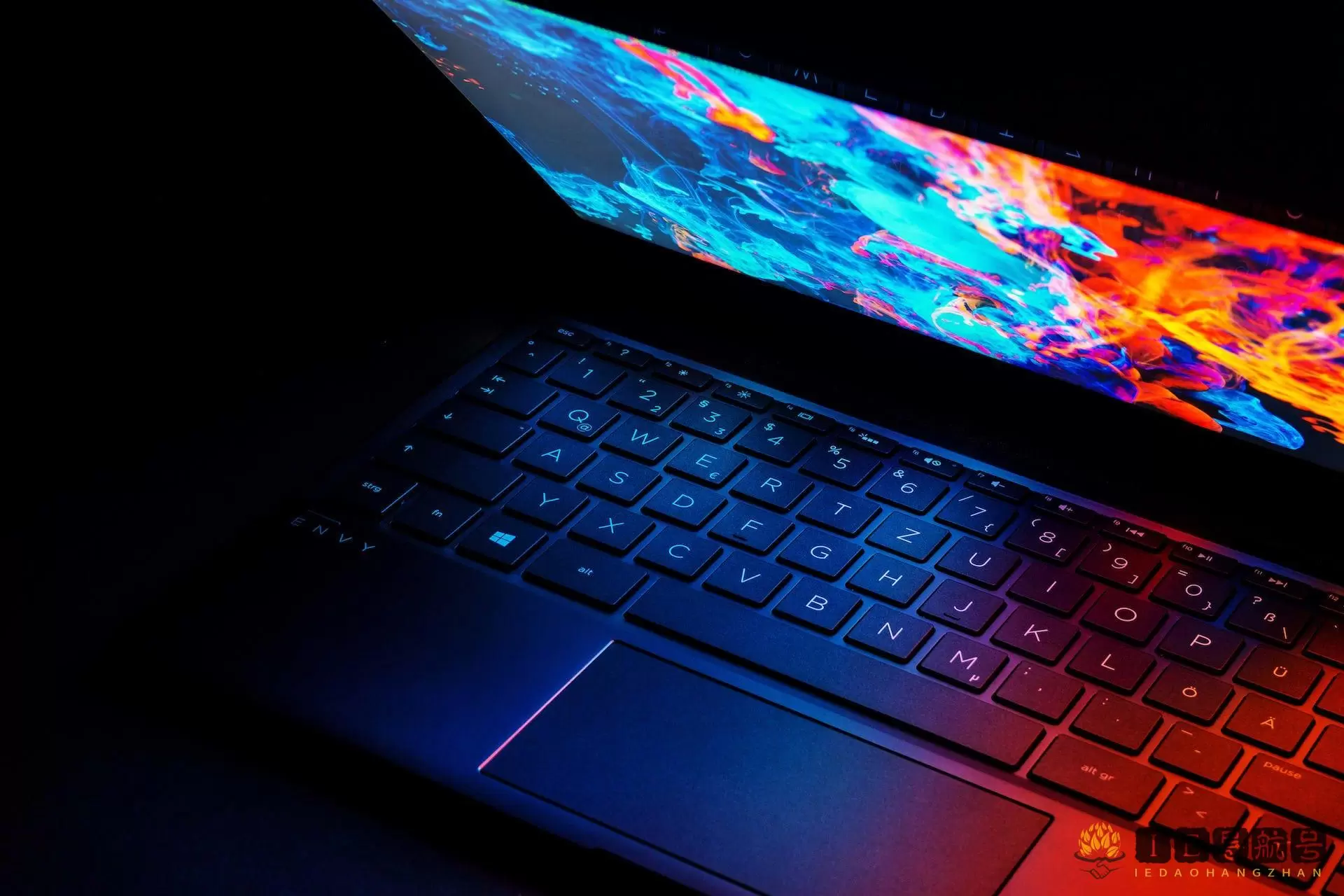 笔记本电脑 laptop