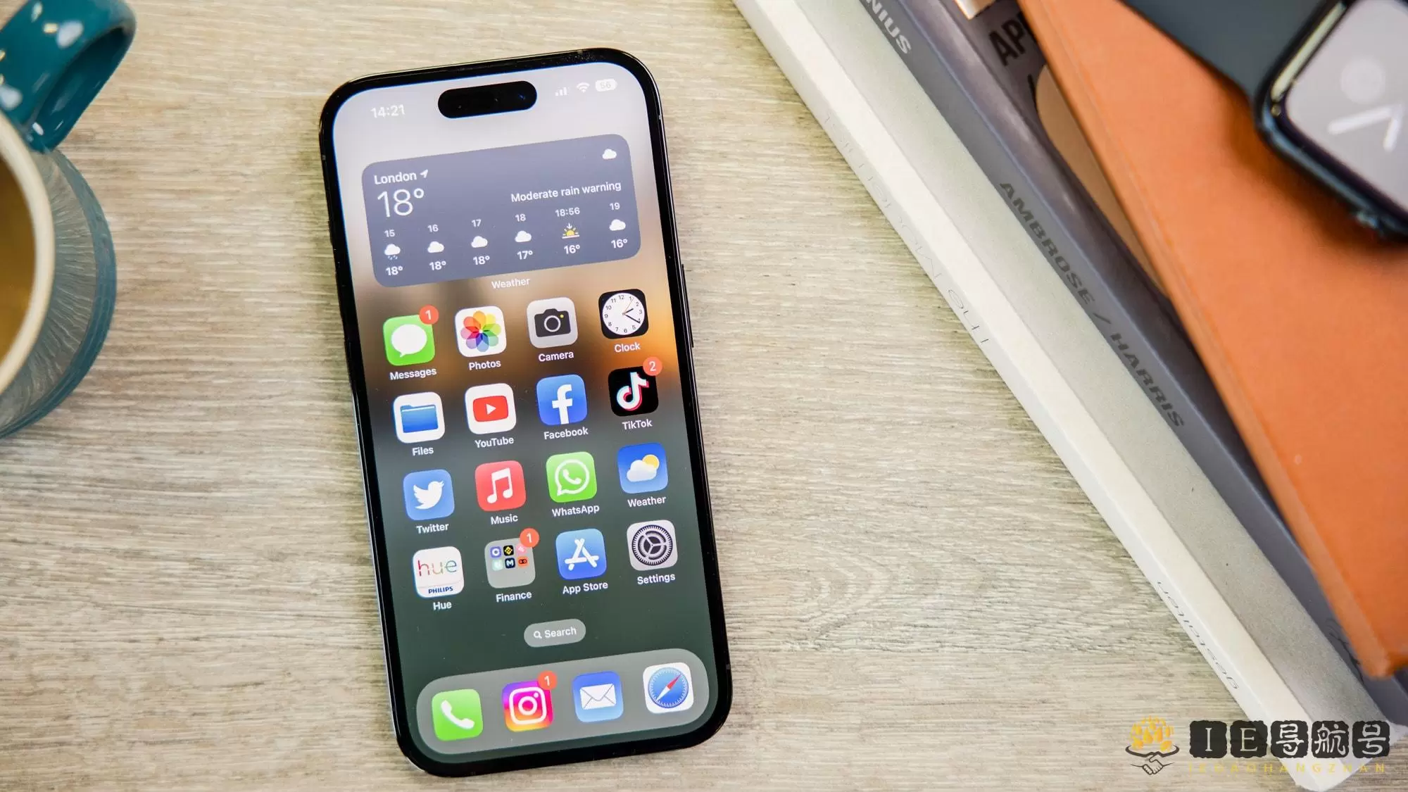 手机 mobile phone