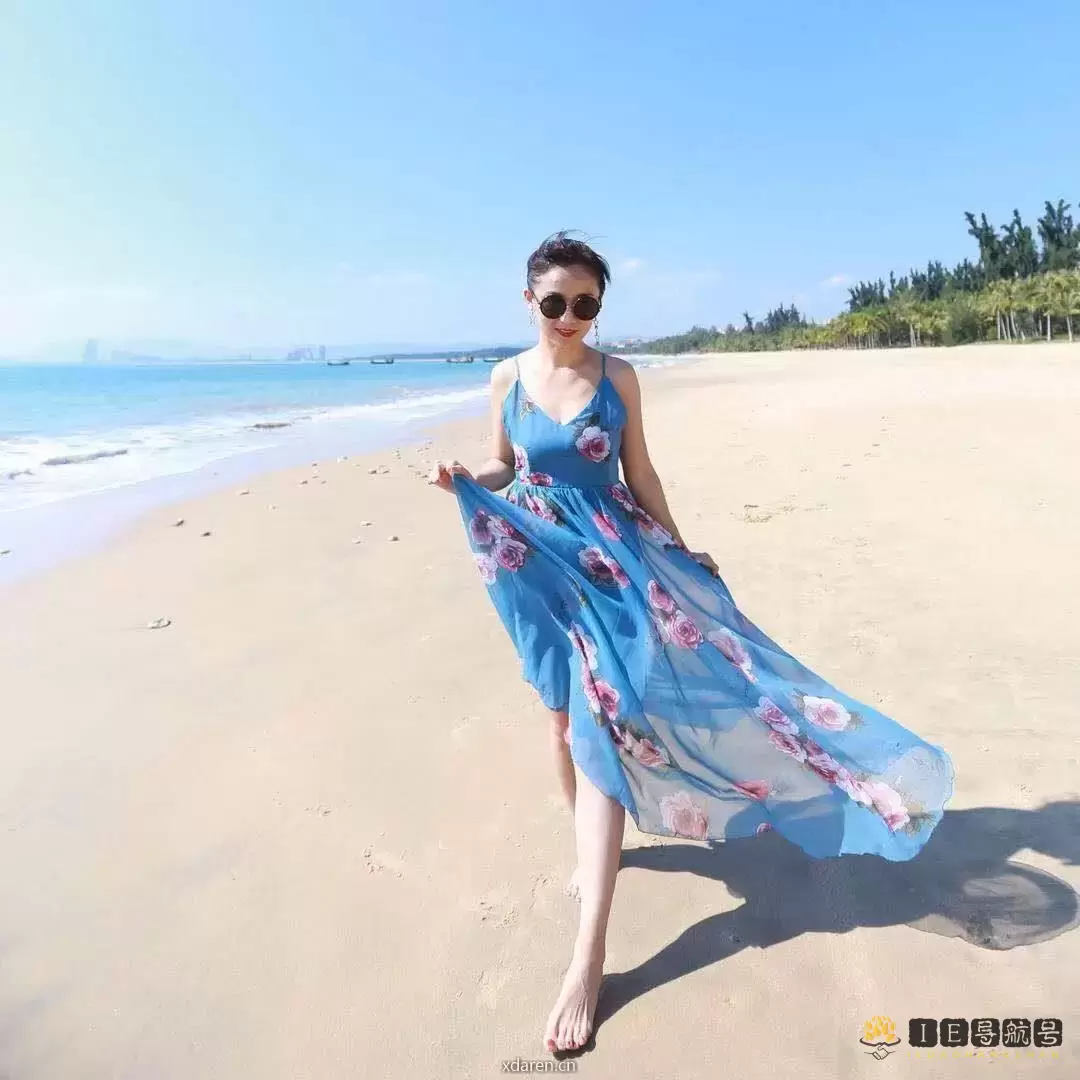 和女儿跳舞的波斯猫妞