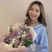 普普通通女记者