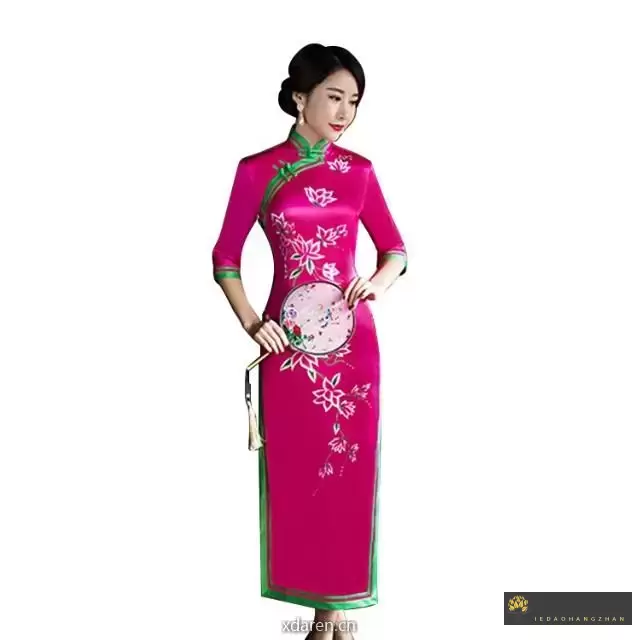 优雅旗袍女人