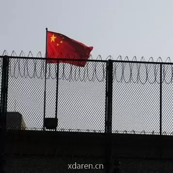 穿过高墙